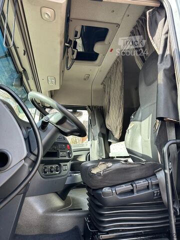 Брезент DAF XF 106.440 DAF XF 106 440 BL 4x2 *SpaceCab *Pri...
