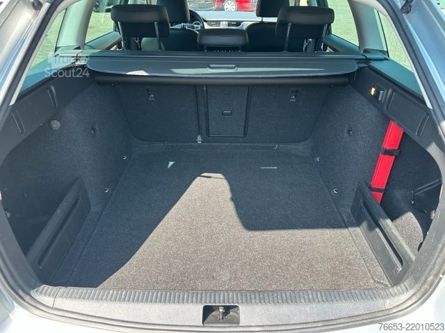 Мікроавтобус SKODA Octavia Combi 110kw DSG * LED * Teillder * Navi