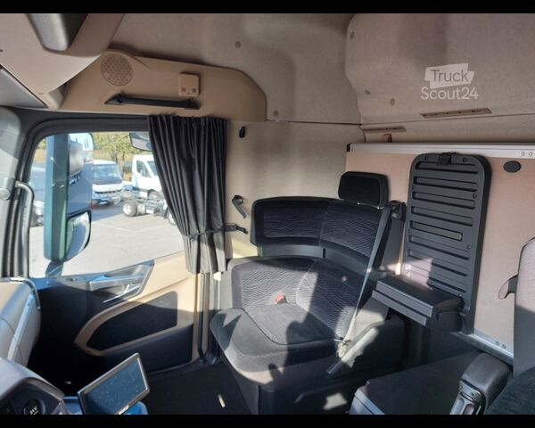 Тягач MERCEDES-BENZ Actros IV - actros 2548 L Flat cab. . 2,5 Euro VI