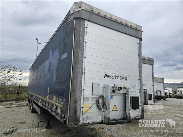 Semi-remorque bâchée Schmitz Cargobull Semitrailer Curtainsider Mega