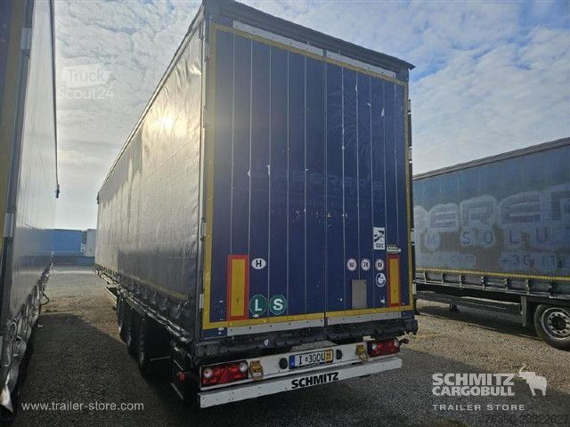 Semi-remorque bâchée Schmitz Cargobull Semitrailer Curtainsider Mega