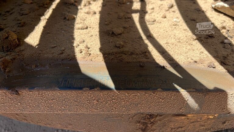 Tela-alustainen kaivinkone Hyundai HX520AL