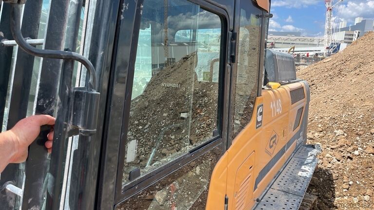 Tela-alustainen kaivinkone Hyundai HX520AL