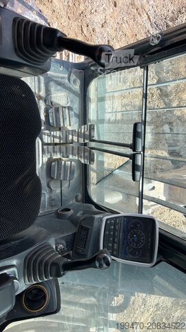 Tela-alustainen kaivinkone Hyundai HX520AL