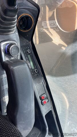 Tela-alustainen kaivinkone Hyundai HX520AL