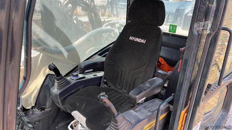 Tela-alustainen kaivinkone Hyundai HX520AL