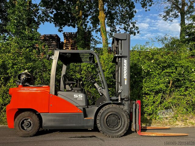 šakinis krautuvas Doosan G55C-7