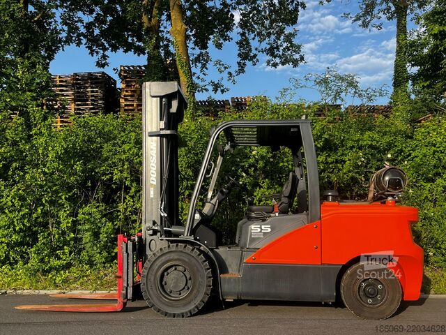 šakinis krautuvas Doosan G55C-7