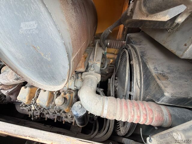  Liebherr PR752 | Spare parts only