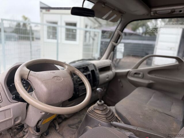 Pick-up varevogn TOYOTA Dyna 100 Pritsche DOKA 3,0 D-4D