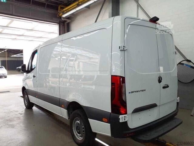 Mercedes-Benz eSprinter 314 3665 LED klimatizace vyhřívání sedadel tempomat Mercedes-Benz eSprinter 314 3665 LED Klima SHZ Tempomat