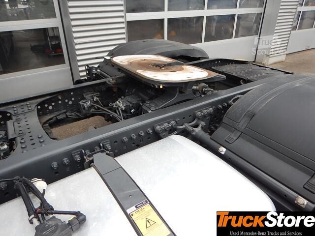 Standardní tahač Actros 1846 LS