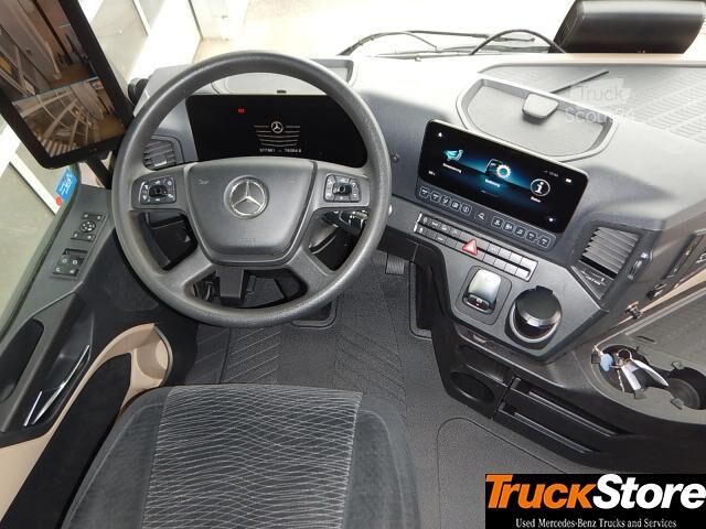 Standardowy ciągnik siodłowy Actros 1846 LS