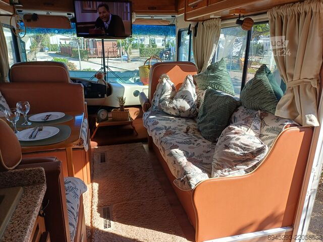 Integruota kemperis Chevrolet Euroliner 300GL