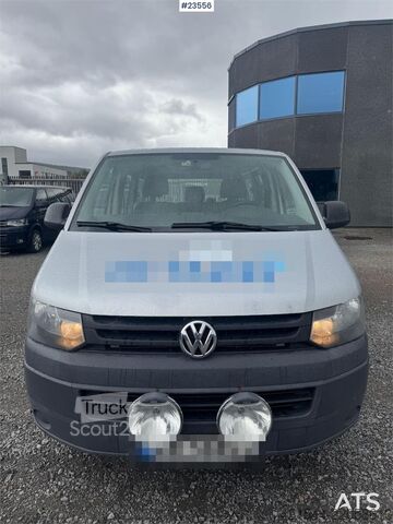 Korkeakattoinen farmari Volkswagen Transporter – 8-Seater