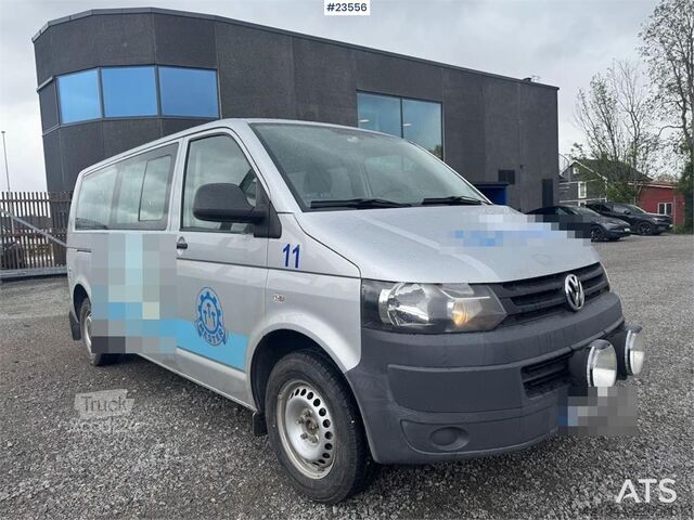 Korkeakattoinen farmari Volkswagen Transporter – 8-Seater