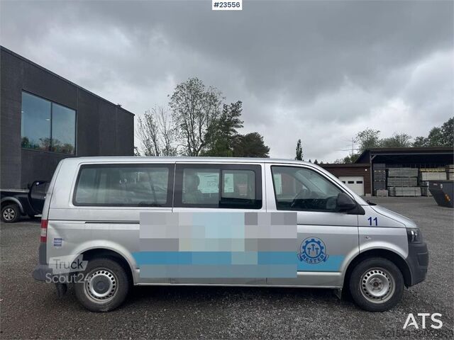 Korkeakattoinen farmari Volkswagen Transporter – 8-Seater