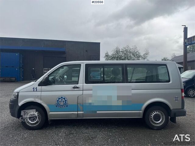 Korkeakattoinen farmari Volkswagen Transporter – 8-Seater