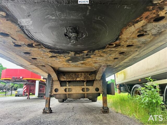 Koffert Krone refrigerated box semi-trailer – faulty