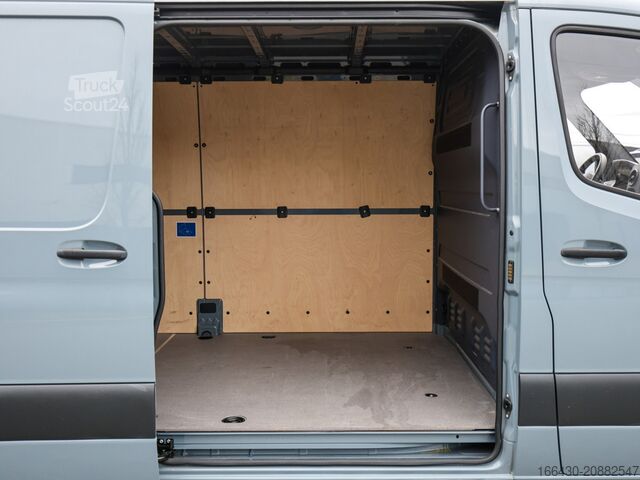 Panel van Mercedes-Benz Sprinter 211 CDI Kasten L2H1 AHK DAB Klima Bl