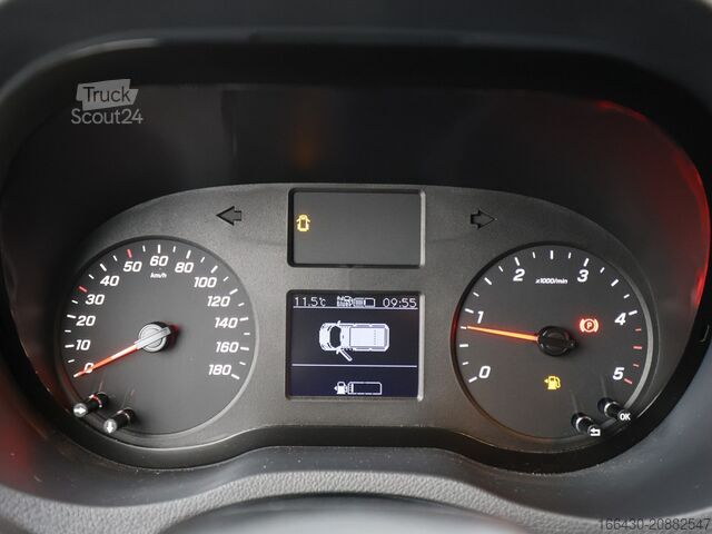 Panel van Mercedes-Benz Sprinter 211 CDI Kasten L2H1 AHK DAB Klima Bl