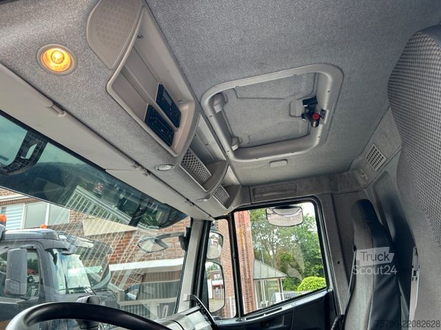 Tovorna dvigalka na tovornjaku IVECO Pritsche + HIAB HIDUO 228 Kran