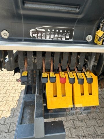 Tovorna dvigalka na tovornjaku IVECO Pritsche + HIAB HIDUO 228 Kran