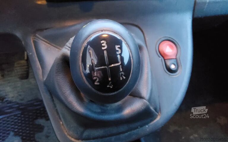 Fourgon tôlé Renault Kangoo 75 PK - TREKHAAK - EURO 5 - 8-VZH-67