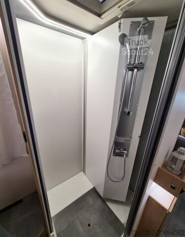 Półzintegrowany kamper Citroen