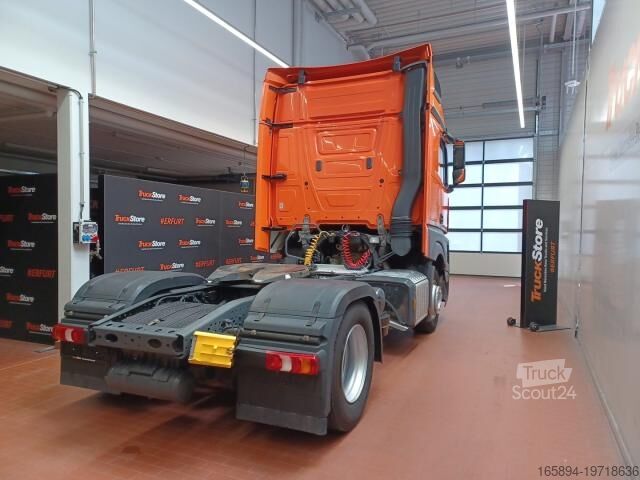 Veszélyes anyagokat szállító teherautó Mercedes-Benz Actros 1845 ADR GGVS LS