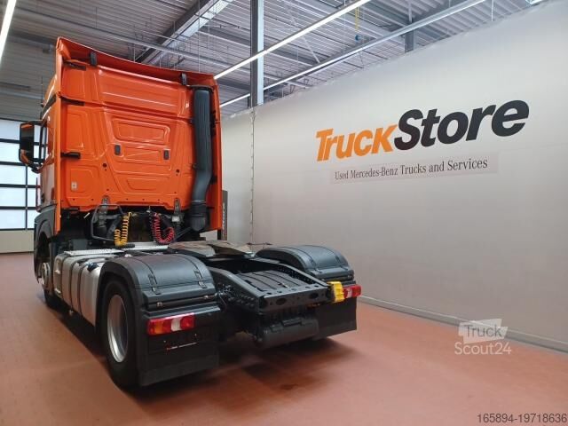 Veszélyes anyagokat szállító teherautó Mercedes-Benz Actros 1845 ADR GGVS LS