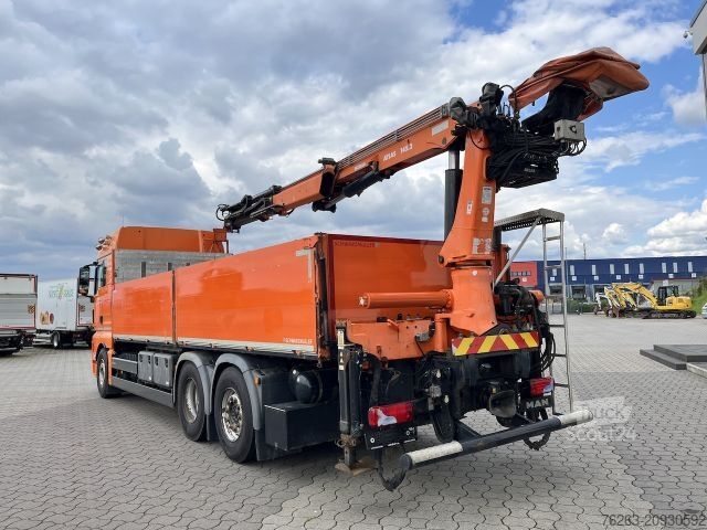 Ciężarówka z płaską platformą MAN TGX 26.480 6x2 Atlas 145.2 Kran Baustoff / AHK