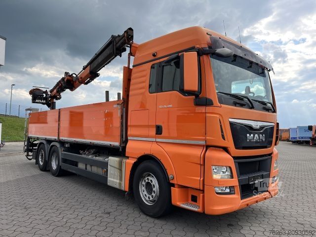 Ciężarówka z płaską platformą MAN TGX 26.480 6x2 Atlas 145.2 Kran Baustoff / AHK