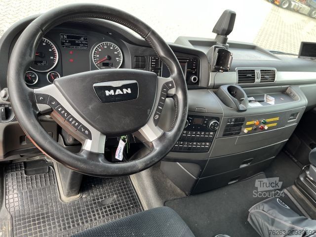 Ciężarówka z płaską platformą MAN TGX 26.480 6x2 Atlas 145.2 Kran Baustoff / AHK