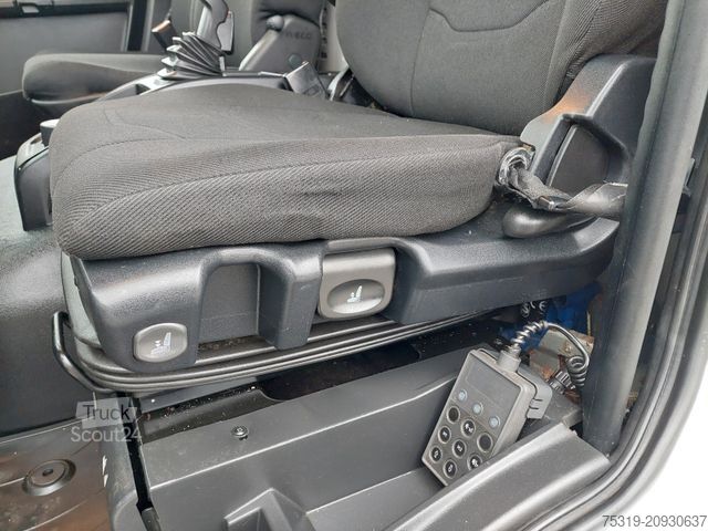 Gardinsided kassevogn IVECO 75E21 4x2 LBW Nutzlast 3t 18 Paletten