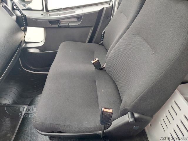 Gardinsidad skåpbil IVECO 75E21 4x2 LBW Nutzlast 3t 18 Paletten