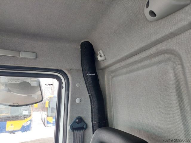 Camion bâché IVECO 75E21 4x2 LBW Nutzlast 3t 18 Paletten