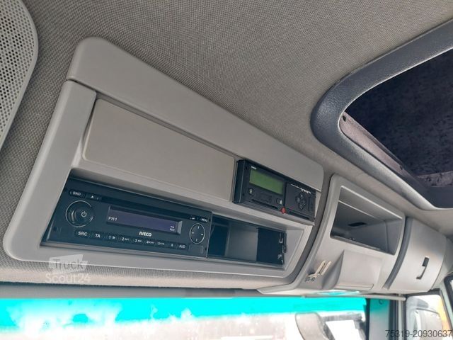 Gardinsidad skåpbil IVECO 75E21 4x2 LBW Nutzlast 3t 18 Paletten