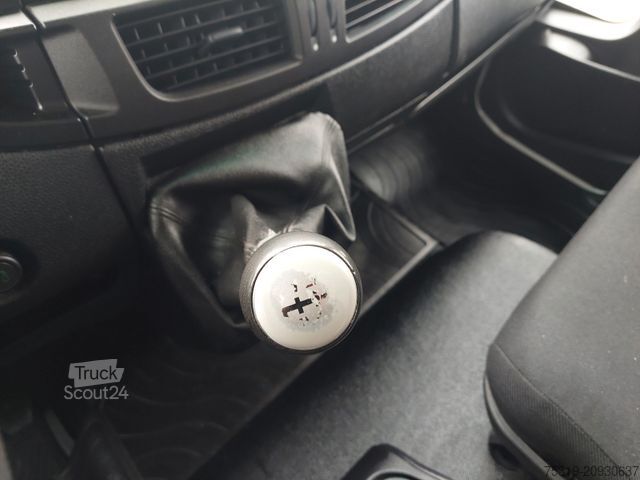 Gardinsidad skåpbil IVECO 75E21 4x2 LBW Nutzlast 3t 18 Paletten