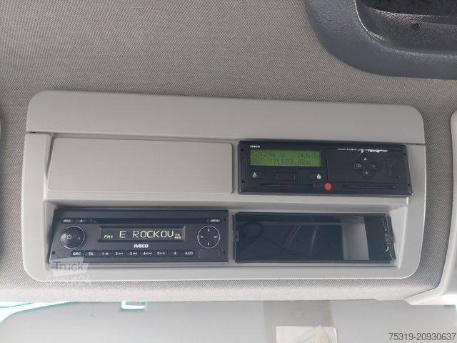 Gardinsidad skåpbil IVECO 75E21 4x2 LBW Nutzlast 3t 18 Paletten