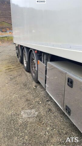Bâches coulissantes Ekeri T3-K 3 axle closed semi trailer w/ full side openi