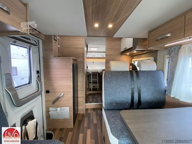 Autorulotă semi-integrată WEINSBERG CaraSuite 700 ME