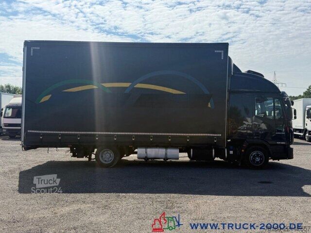Autocarro con pianale e telone Iveco 100E220 Jumbo Schiebeplanen Gr. Haus Standklima