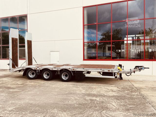 Alacsony rakodószintű pótkocsi Möslein TT 31  31 t GG Tridem- Tieflader 3 Achs, gelenktNeufahrzeug