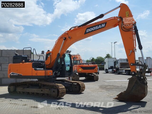 Crawler excavator Doosan DX225 LC-7 4 BUCKETS