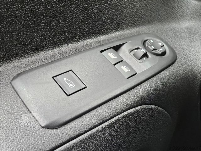 Furgon blaszak FIAT Doblo Cargo 1,5D Maxi L2 AppleCP Kamera GJReifen