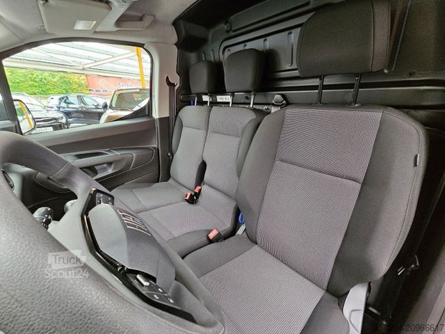 Fourgon tôlé FIAT Doblo Cargo 1,5D Maxi L2 AppleCP Kamera GJReifen