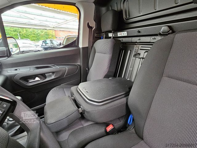 Furgon blaszak FIAT Doblo Cargo 1,5D Maxi L2 AppleCP Kamera GJReifen