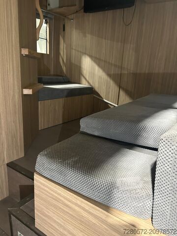 Horse carrier Mercedes-Benz Actros 2641