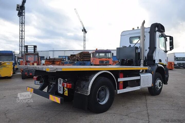 Mala Mercedes-Benz Arocs 1836